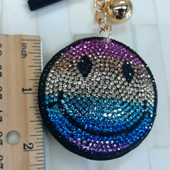 Smiley Keychain Charm ✨ - Picture 4 of 7